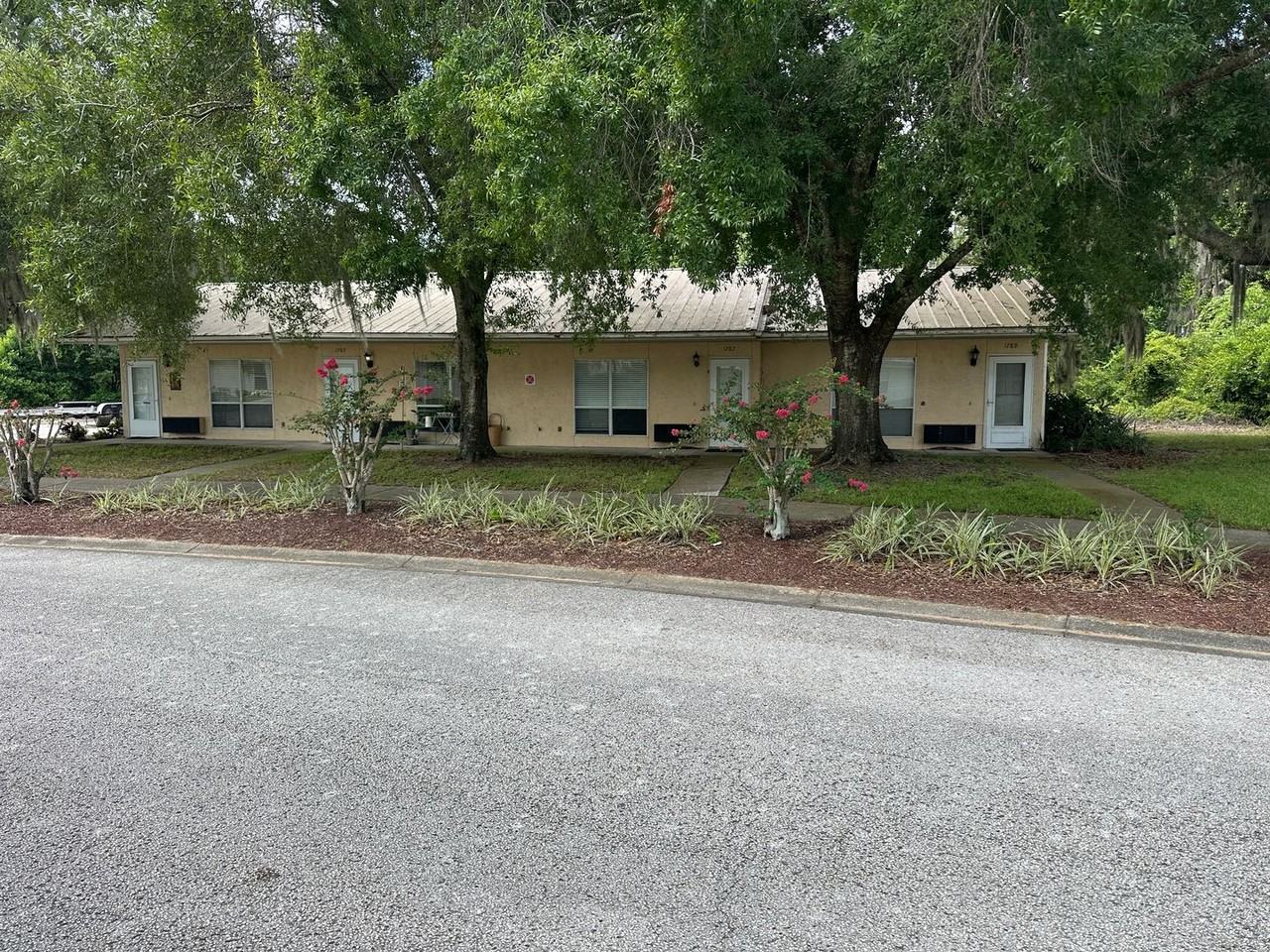 1787 State St - Photo 2 of 10