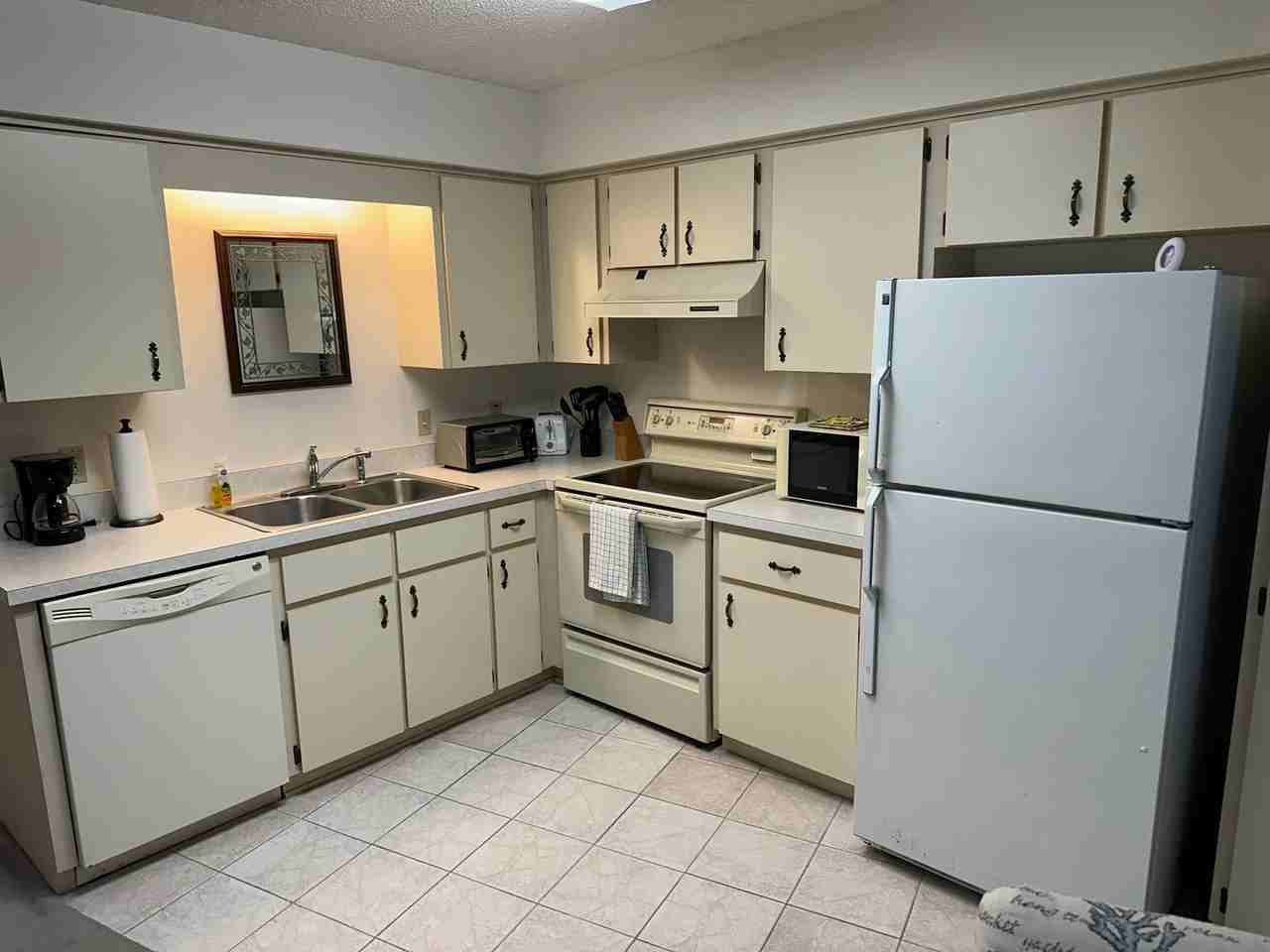 1787 State St - Photo 5 of 10