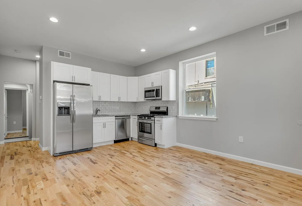 410 Diamond St. - Photo 3 of 30