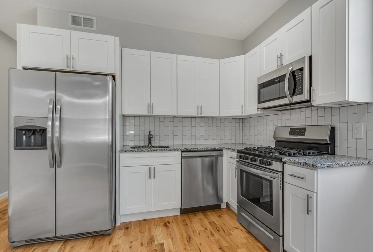 410 Diamond St. - Photo 4 of 30