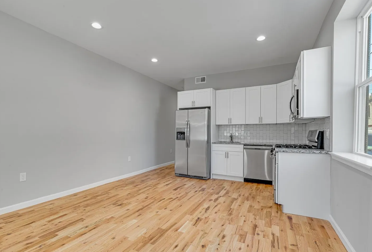 410 Diamond St. - Photo 5 of 30