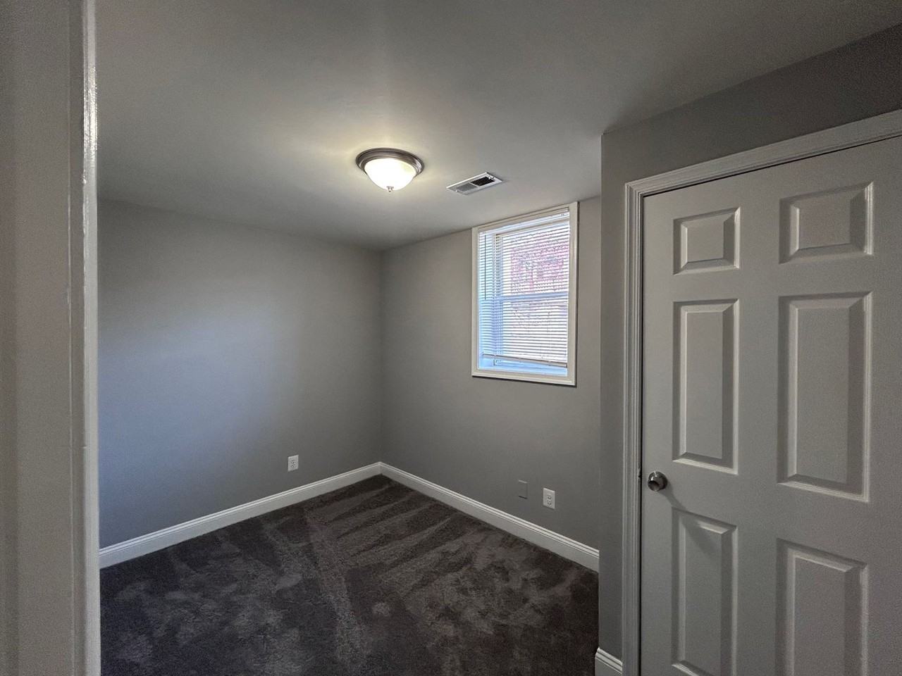2403 N Hilton St #B - Photo 4 of 9