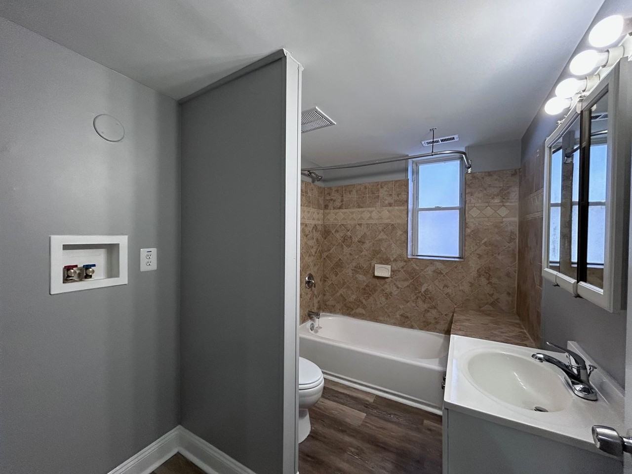 2403 N Hilton St #B - Photo 5 of 9