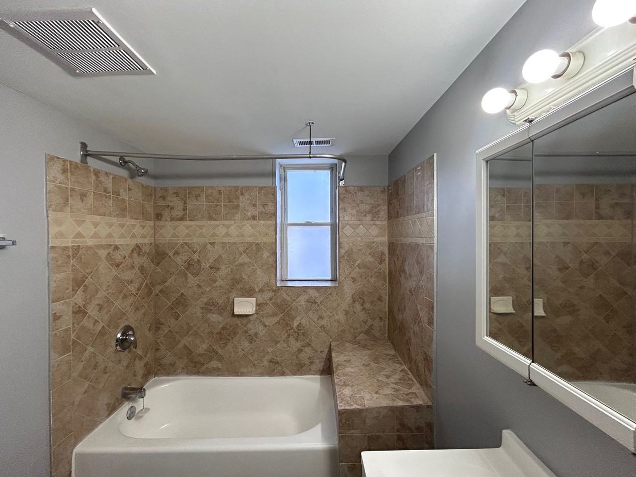 2403 N Hilton St #B - Photo 6 of 9