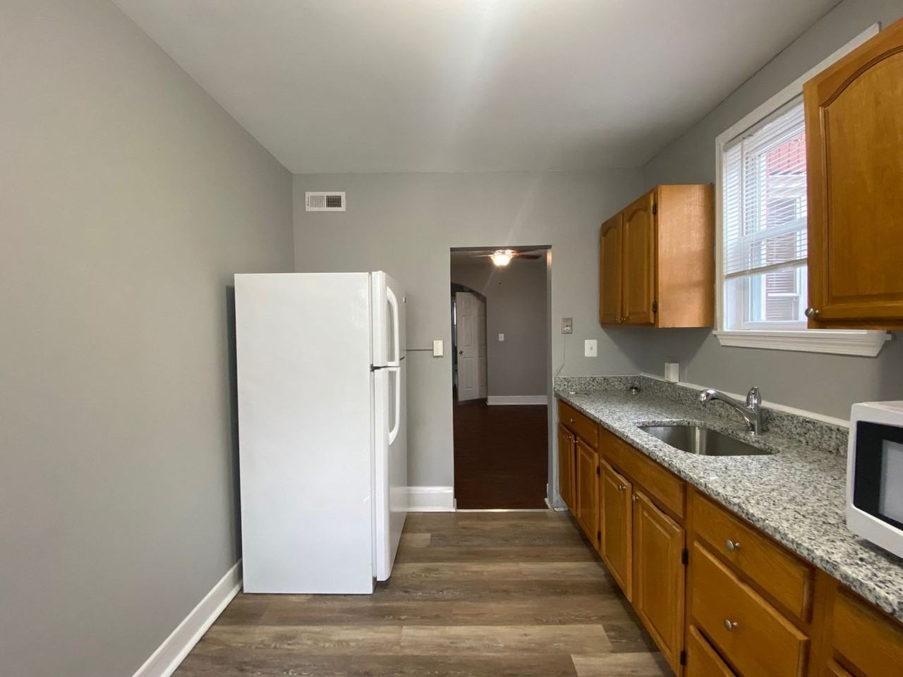 3444 W Caton Ave #B - Photo 2 of 10