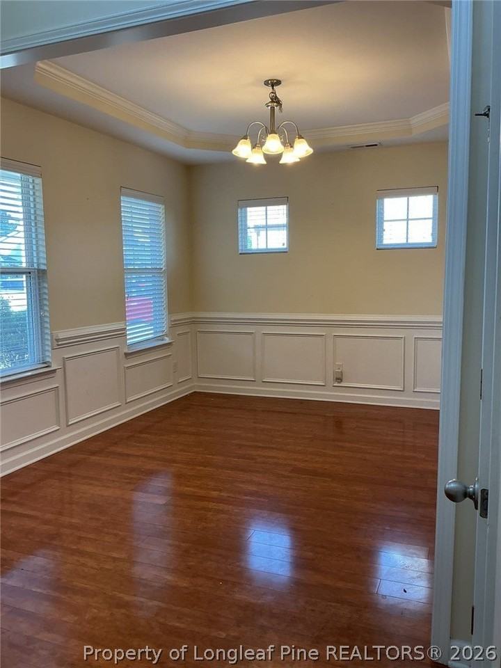 825 Ronald Reagan Dr - Photo 6 of 27