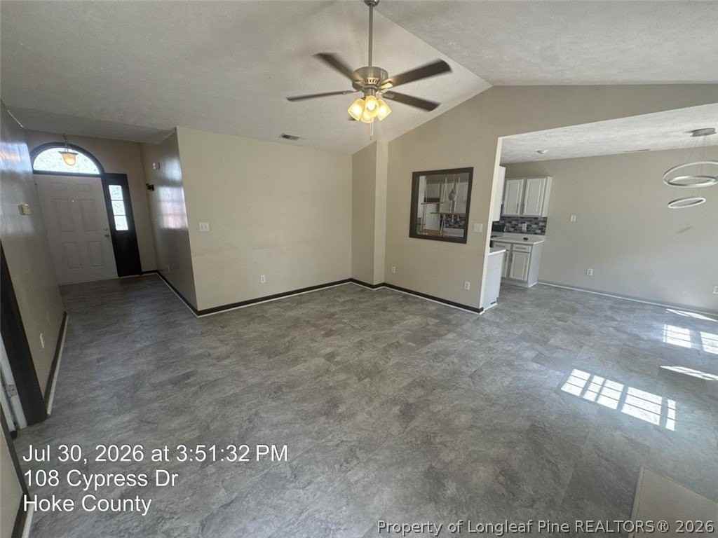 108 Cypress Dr - Photo 6 of 26