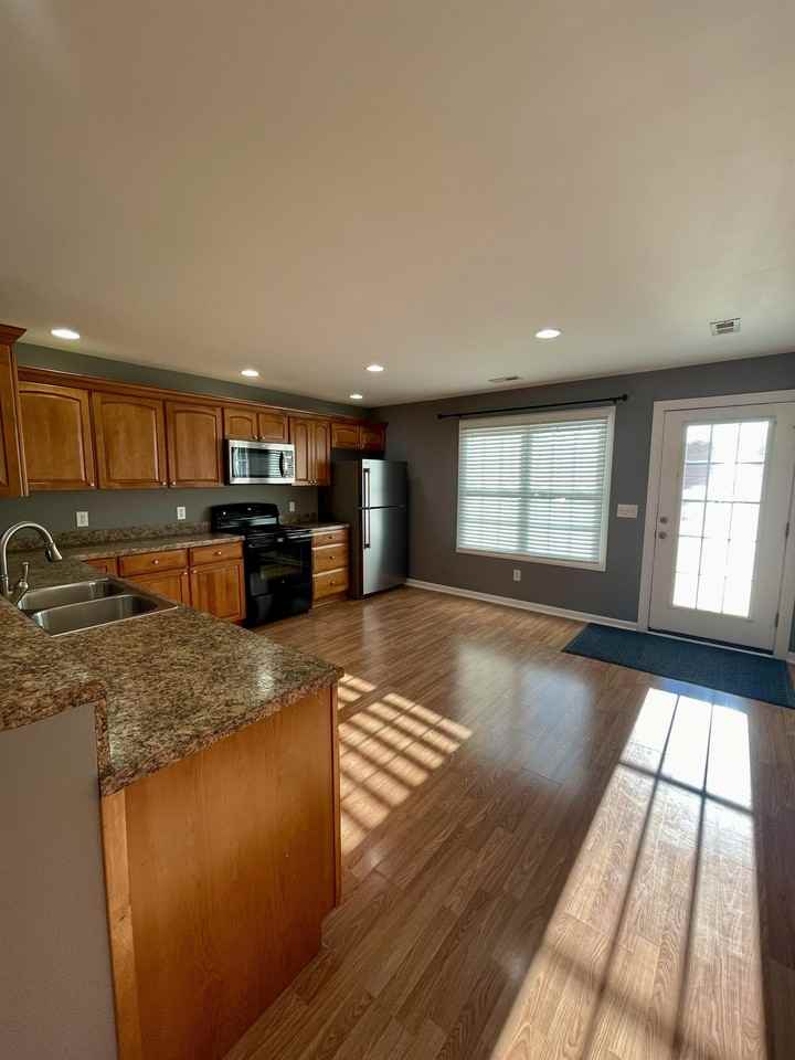 218 Colonnade St #1 - Photo 5 of 36