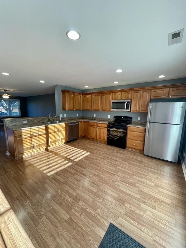 218 Colonnade St #1 - Photo 6 of 36
