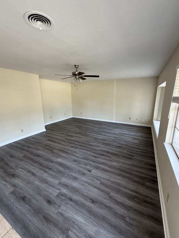 309 Currie Ave #1 - Photo 2 of 21