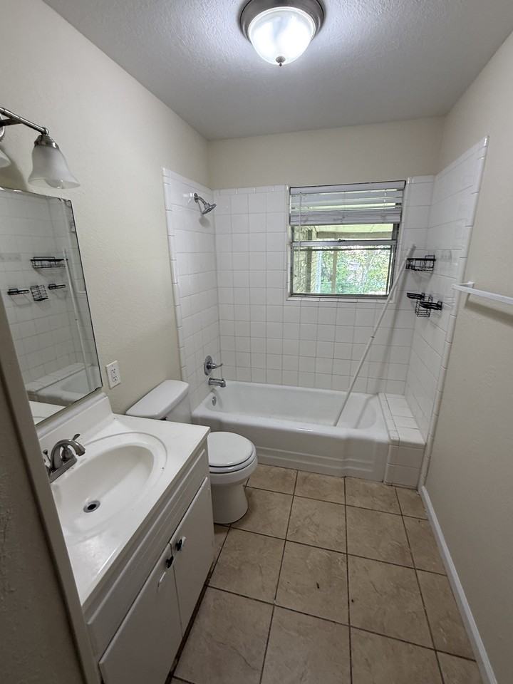 309 Currie Ave #1 - Photo 5 of 21