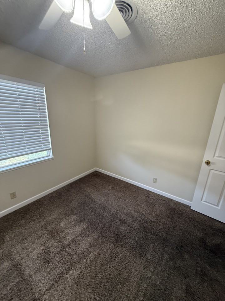 309 Currie Ave #1 - Photo 7 of 21