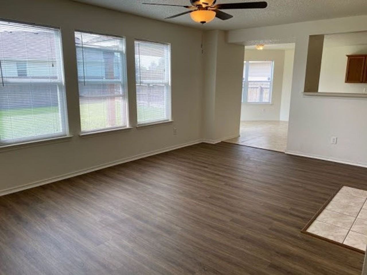 1101 Mustang Ridge Dr - Photo 5 of 30