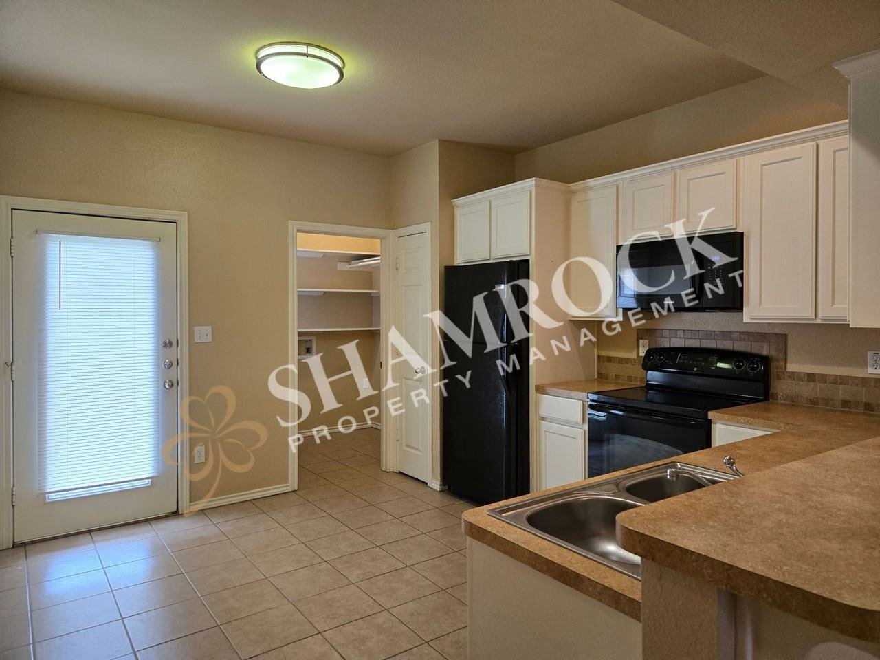 2230 Breezy Dr - Photo 5 of 11