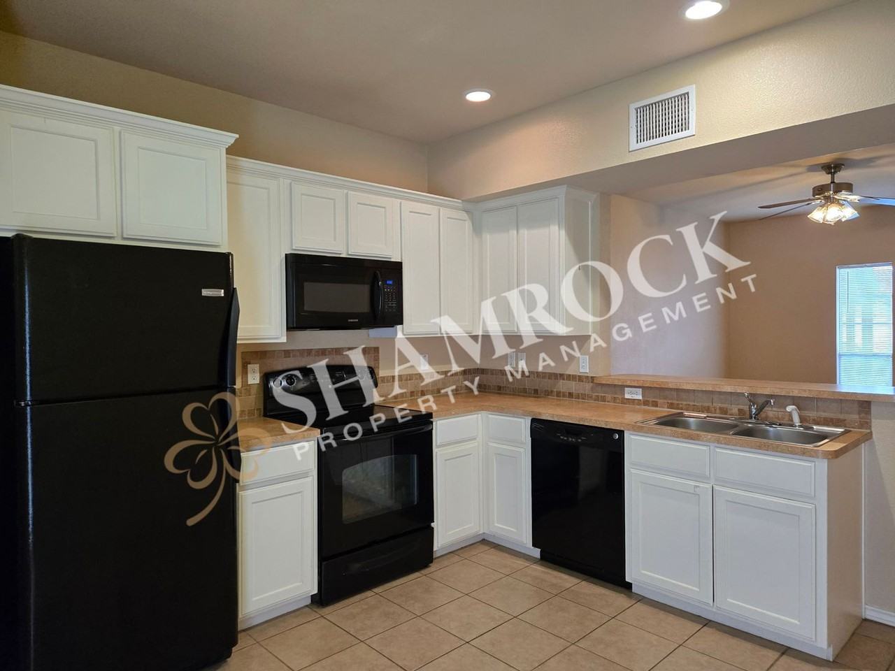 2230 Breezy Dr - Photo 6 of 11