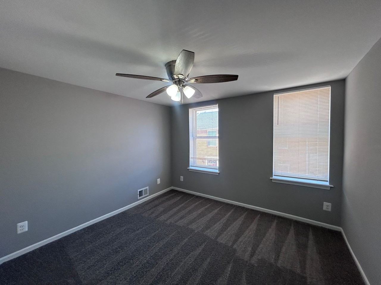 509 N Bradford St - Photo 4 of 9
