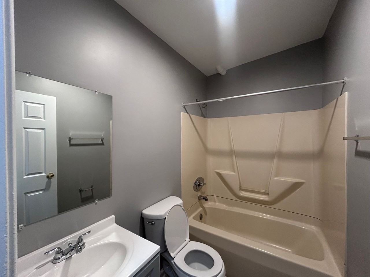 509 N Bradford St - Photo 5 of 9