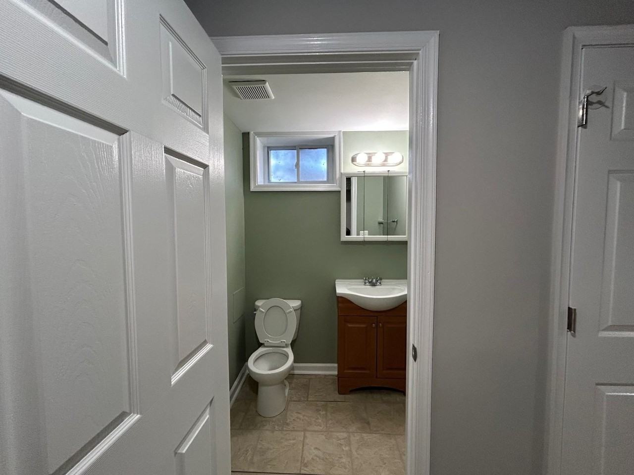3527 Woodstock Ave - Photo 4 of 10