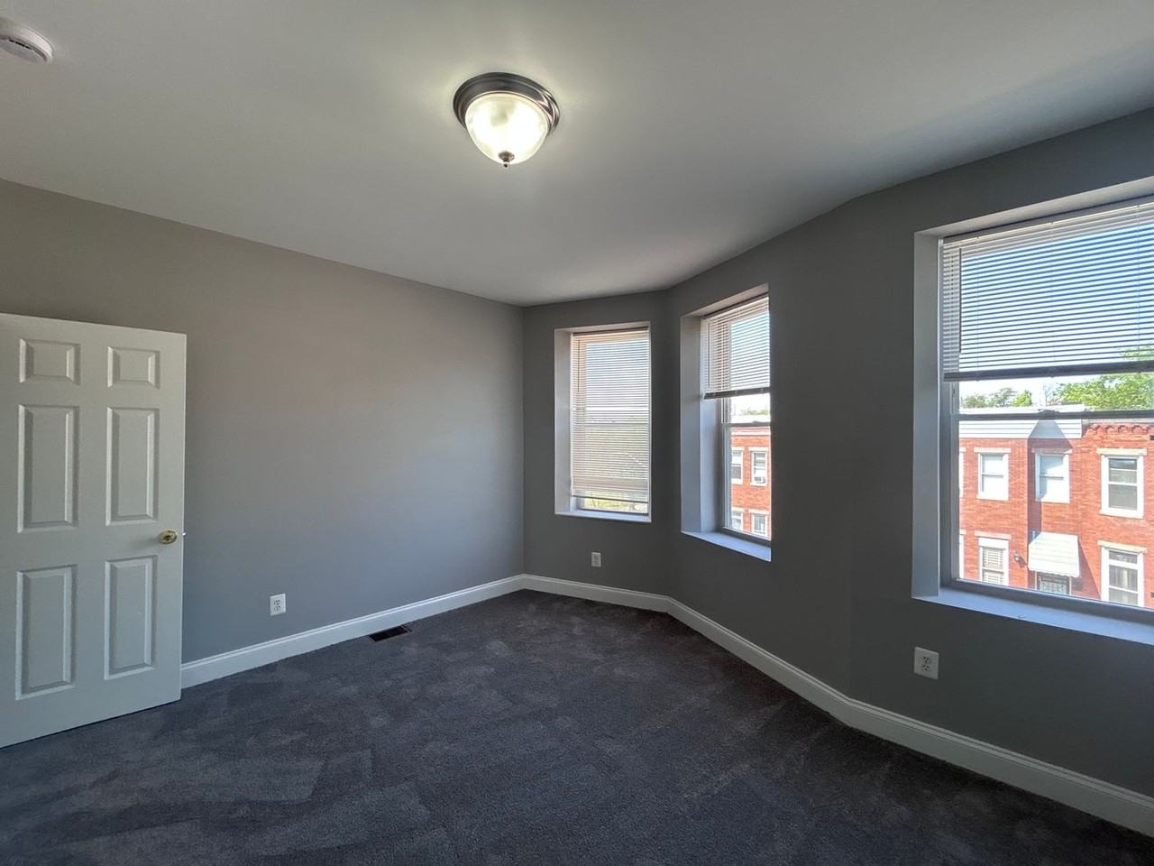 305 N Calhoun St - Photo 4 of 13