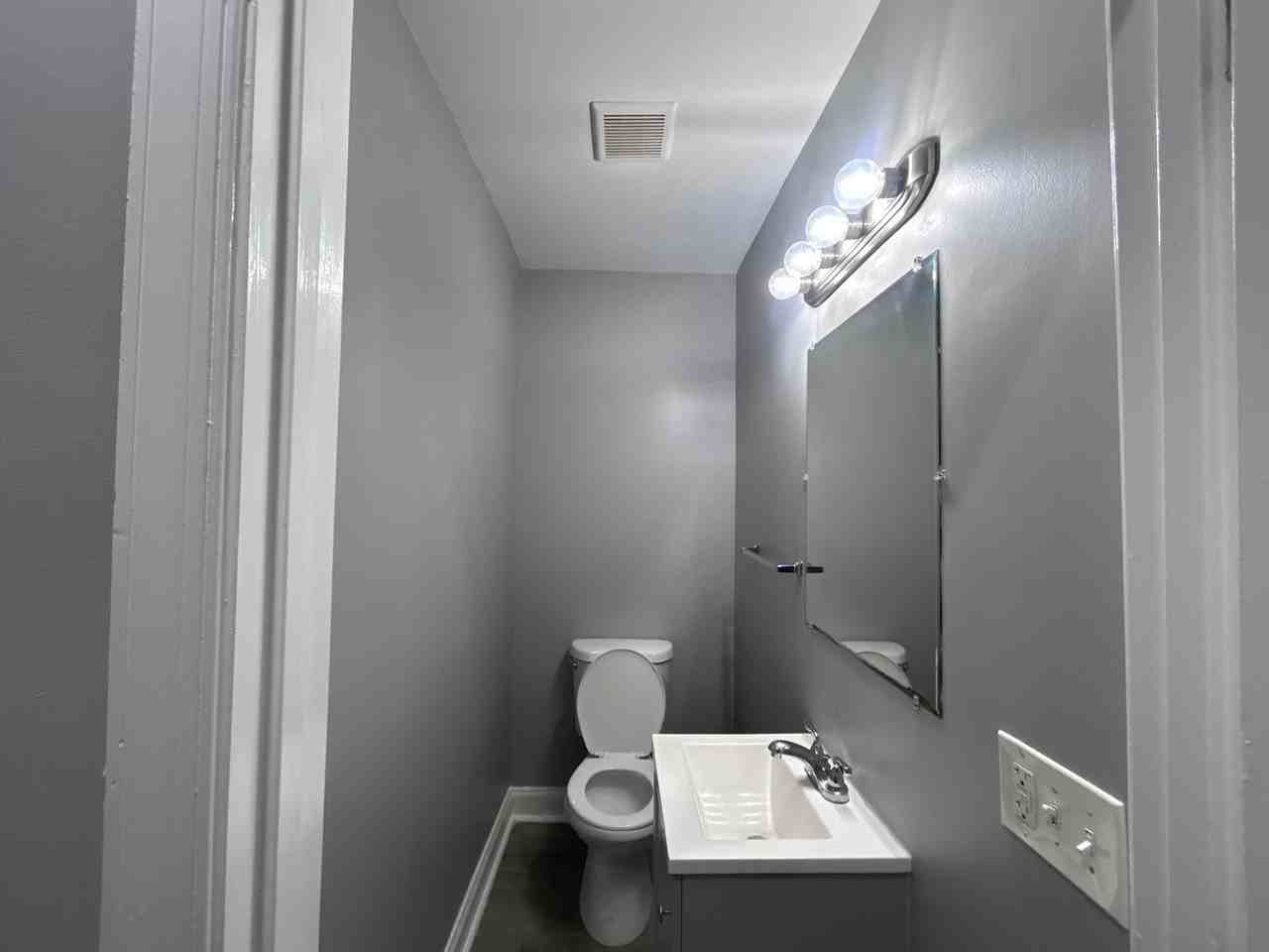 305 N Calhoun St - Photo 7 of 13