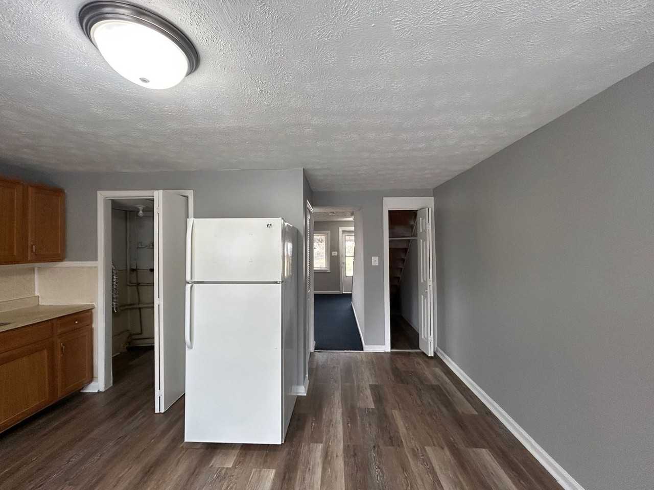 2561 Marbourne Ave - Photo 4 of 10
