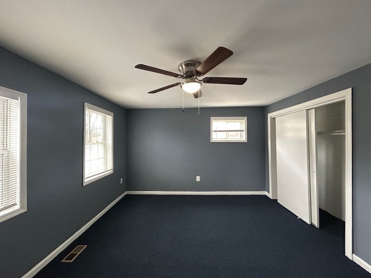 2561 Marbourne Ave - Photo 5 of 10
