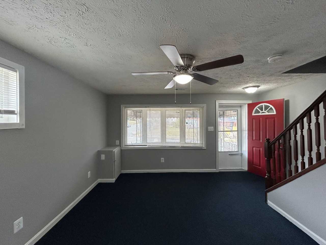 2561 Marbourne Ave - Photo 7 of 10