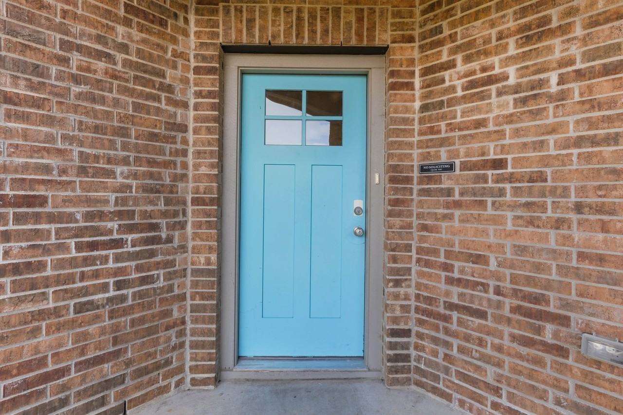 7121 Ranchito Dr - Photo 3 of 32