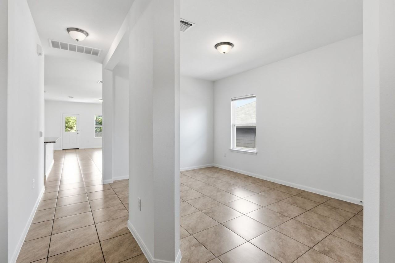 7121 Ranchito Dr - Photo 4 of 32