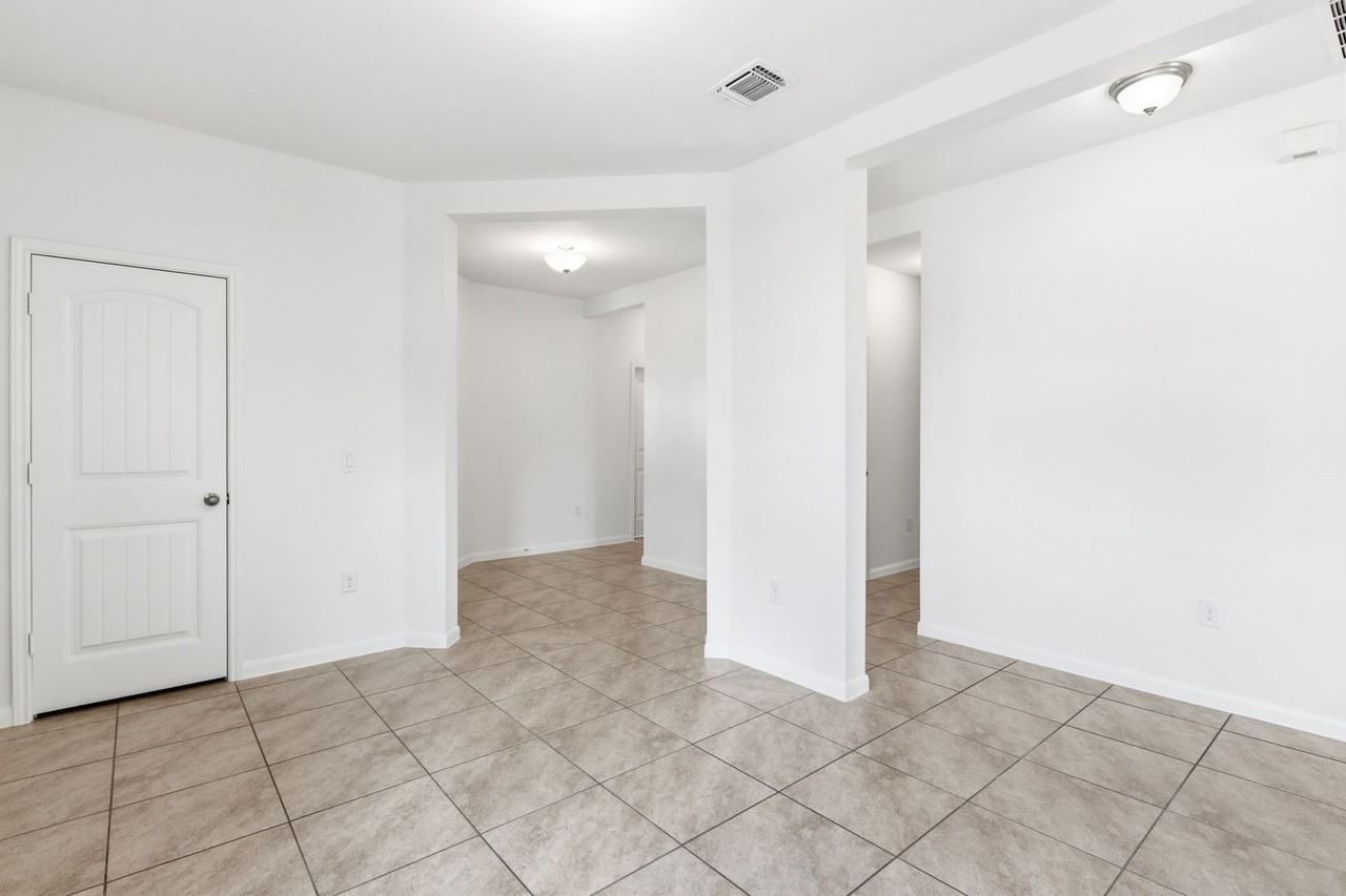 7121 Ranchito Dr - Photo 5 of 32