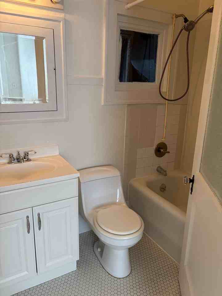 Ratcliff St - Photo 5 of 8