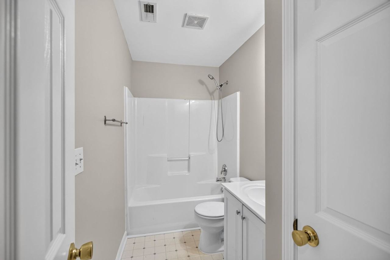 390 Silverthorn Dr Nw - Photo 6 of 23