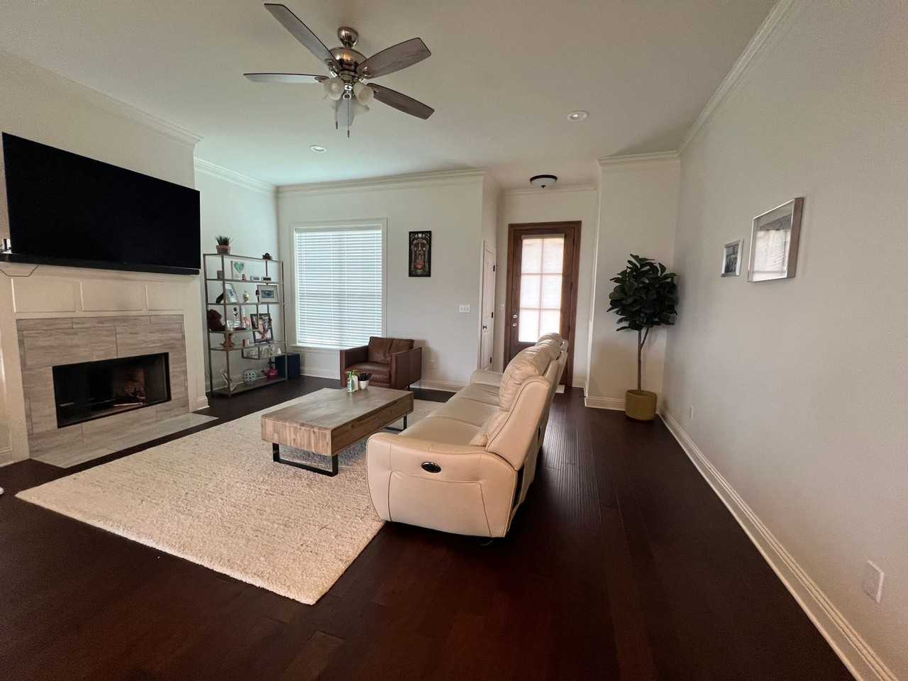 4909 Players Loop - Photo 2 of 14