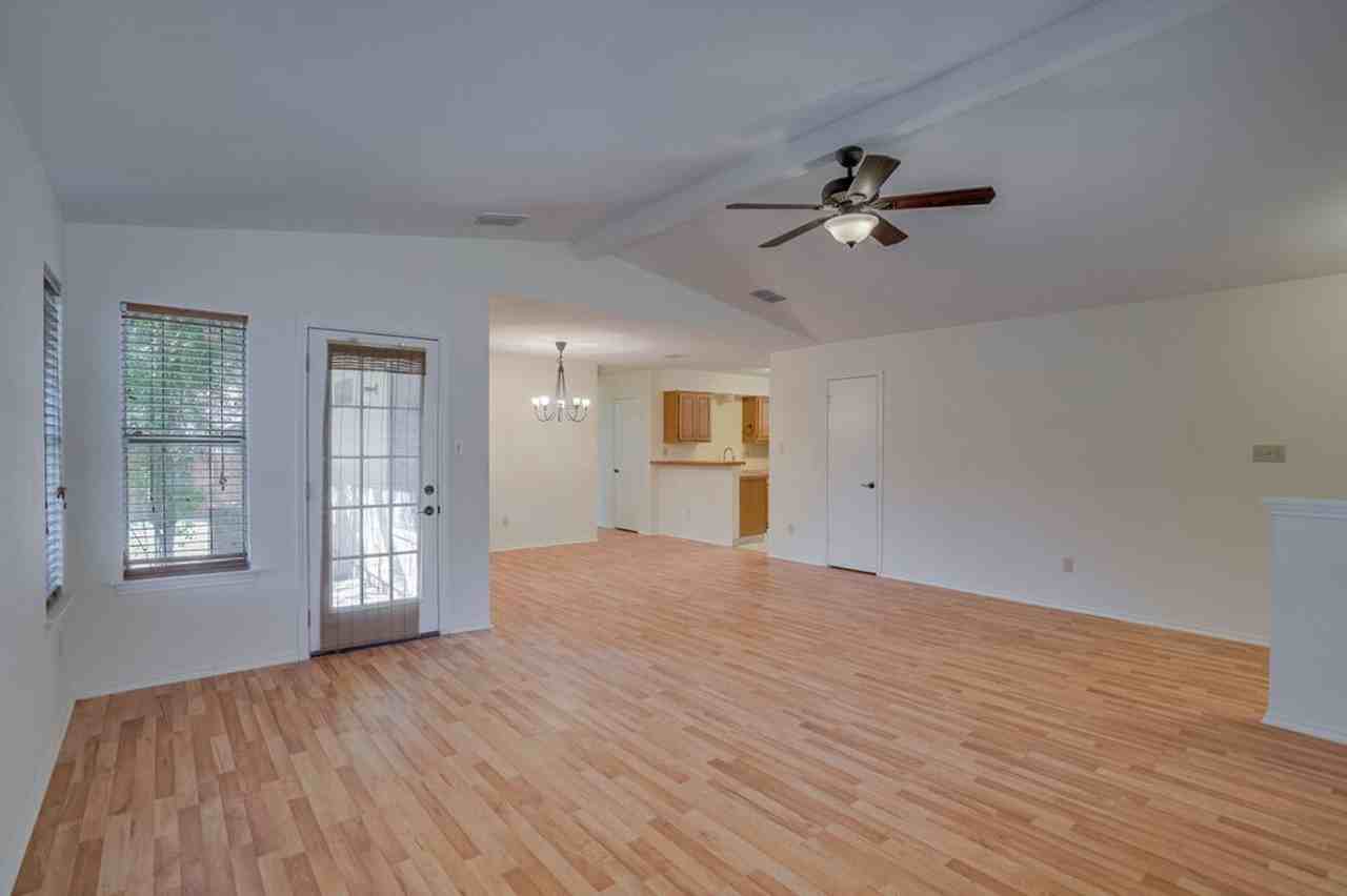 7004 Dallas Dr - Photo 4 of 20