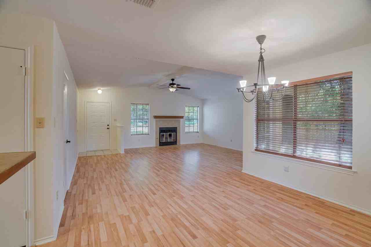 7004 Dallas Dr - Photo 7 of 20
