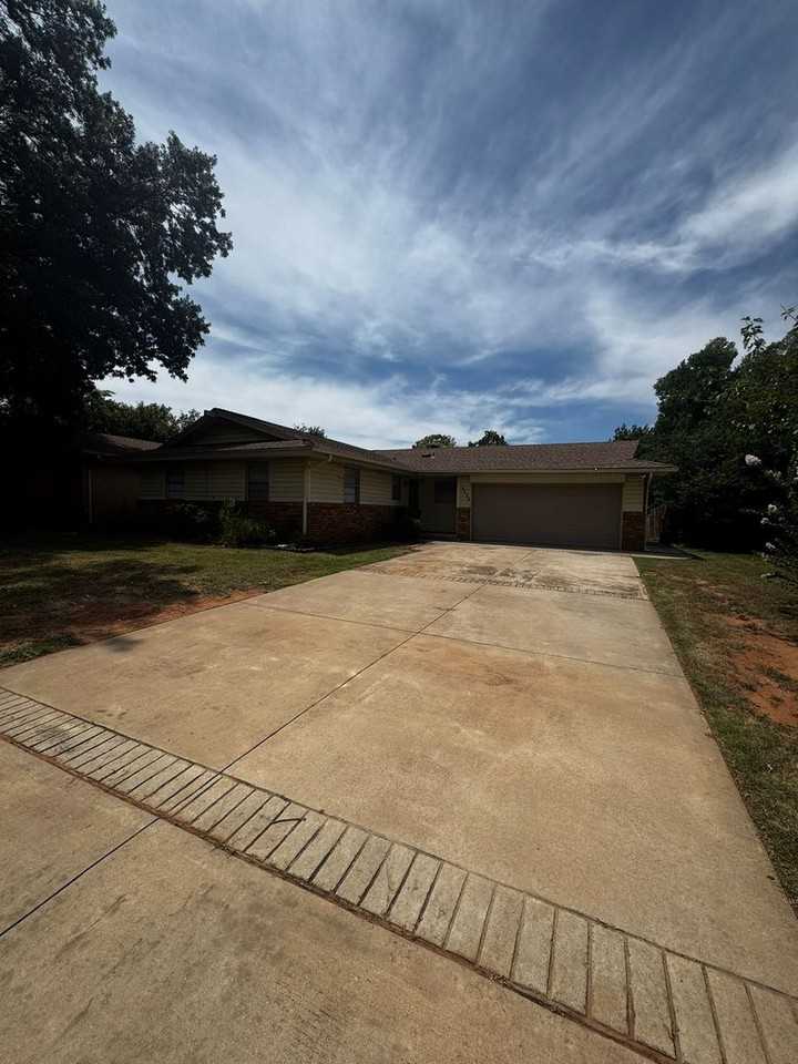 3225 N Peebly Dr - Photo 2 of 28
