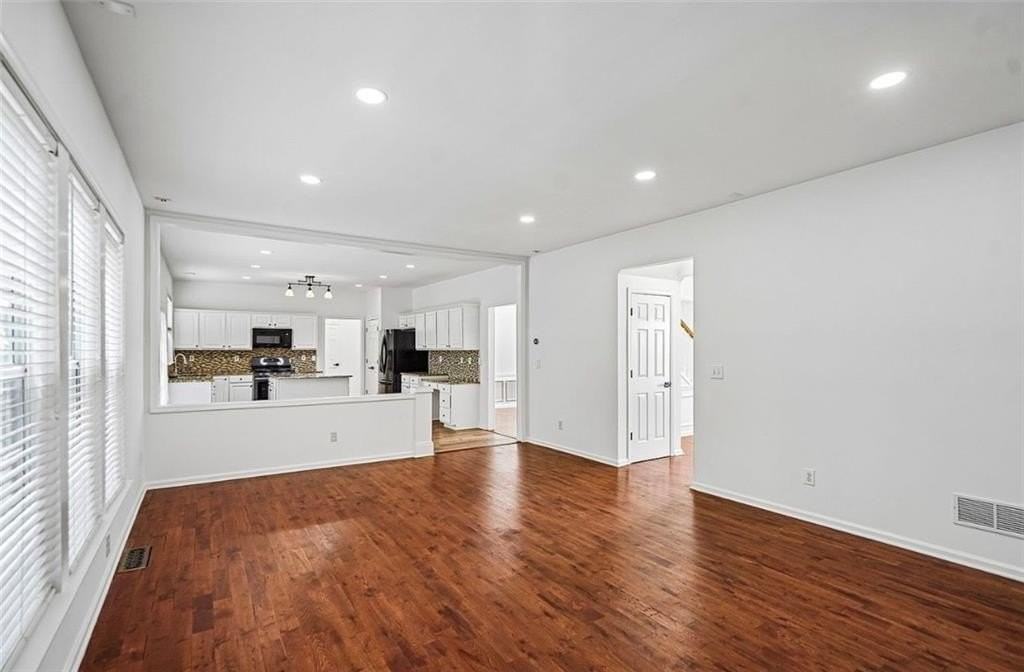 5157 Wellisford Ct - Photo 3 of 24