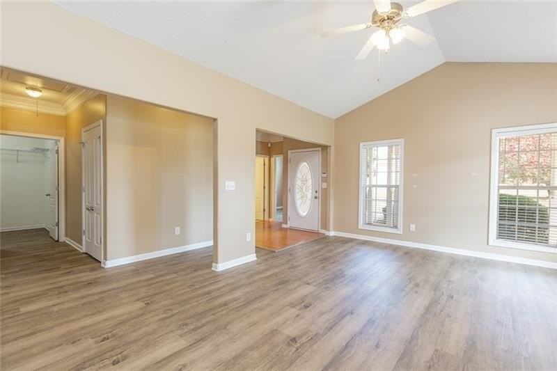 300 Mckendree Ct - Photo 5 of 40