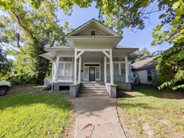 featured image of 1045 Long St
