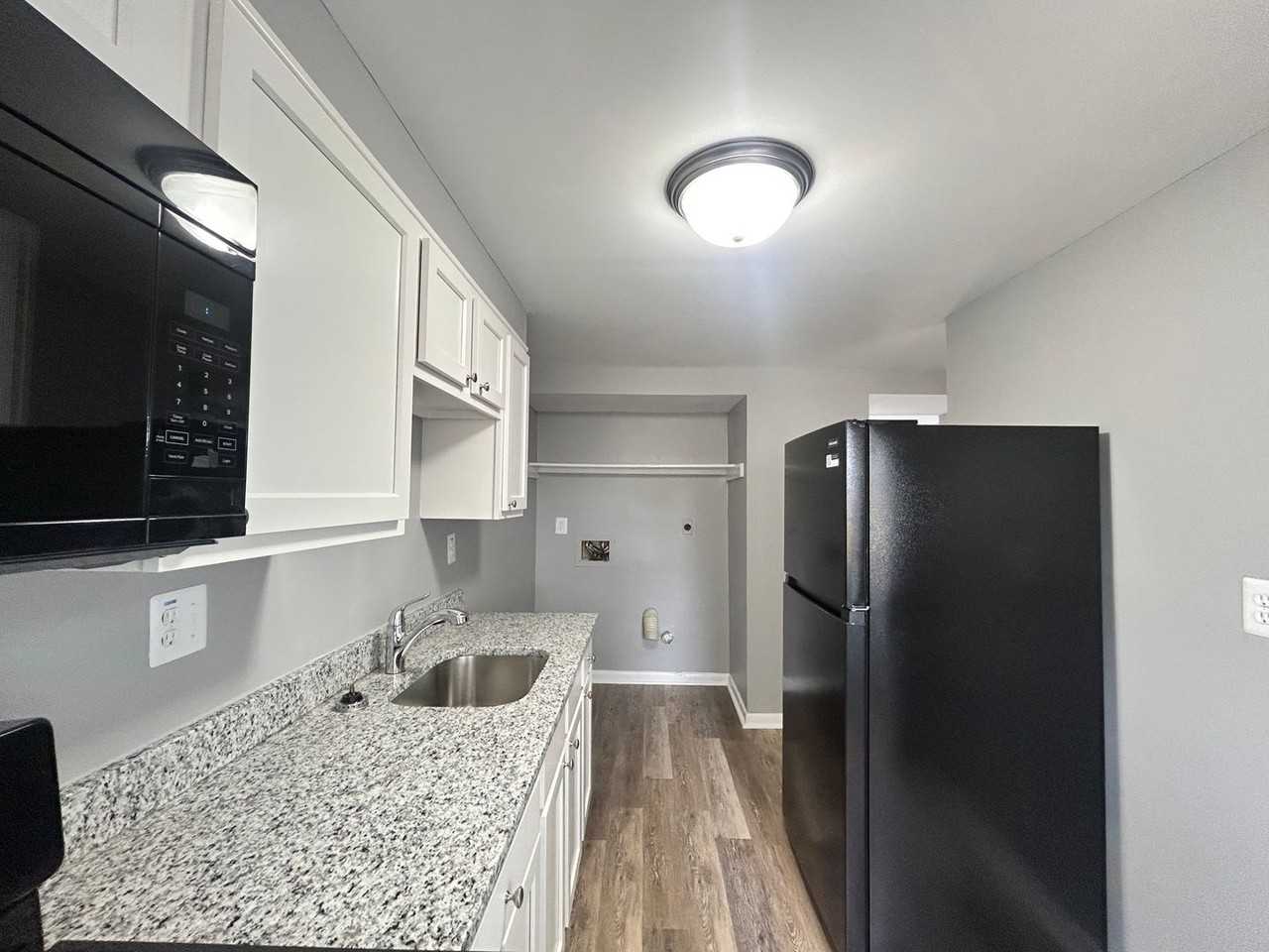 814 N Central Ave - Photo 2 of 8