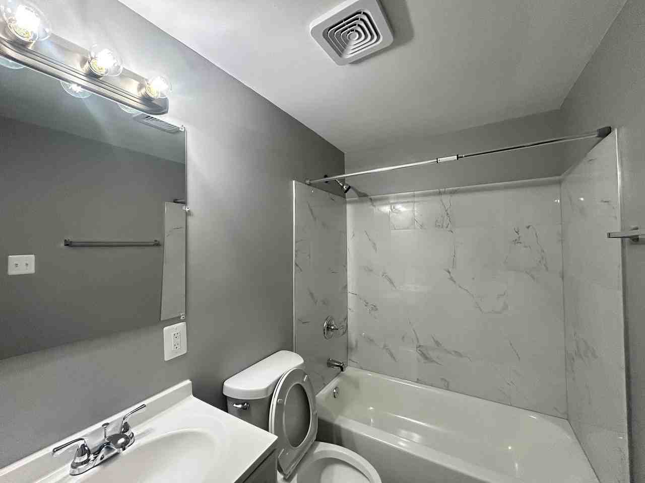814 N Central Ave - Photo 5 of 8