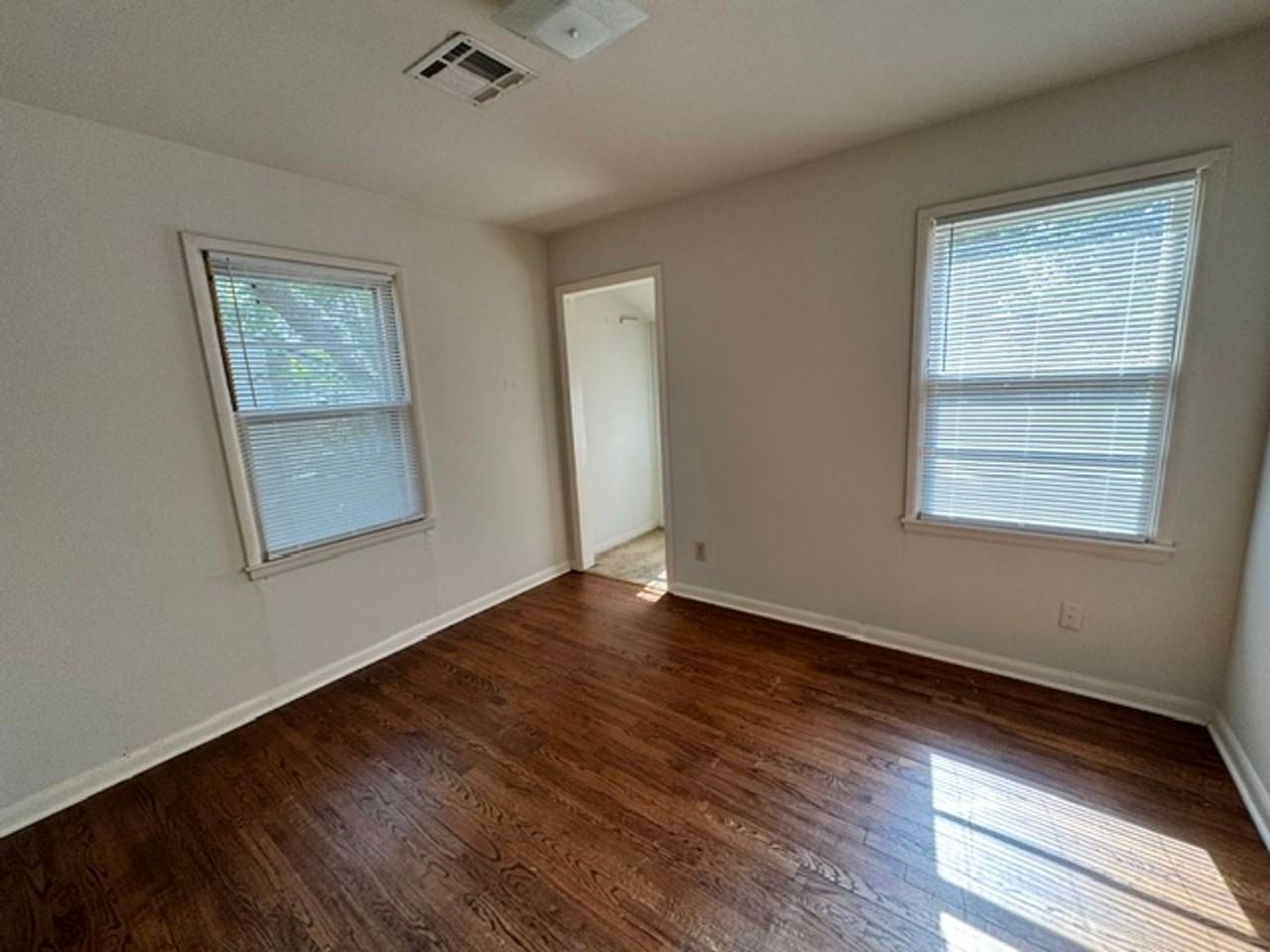 610 Rancho Dr - Photo 5 of 8