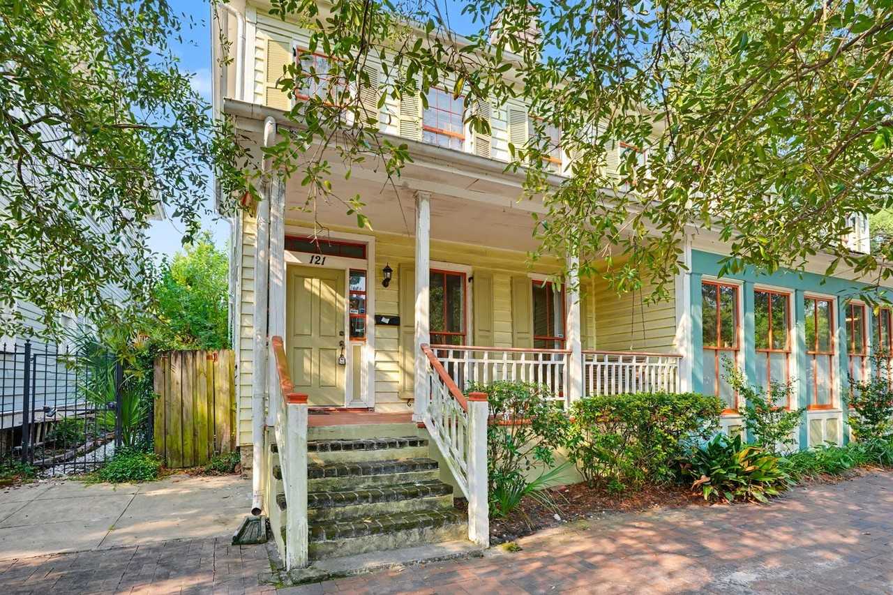 121 W Duffy St