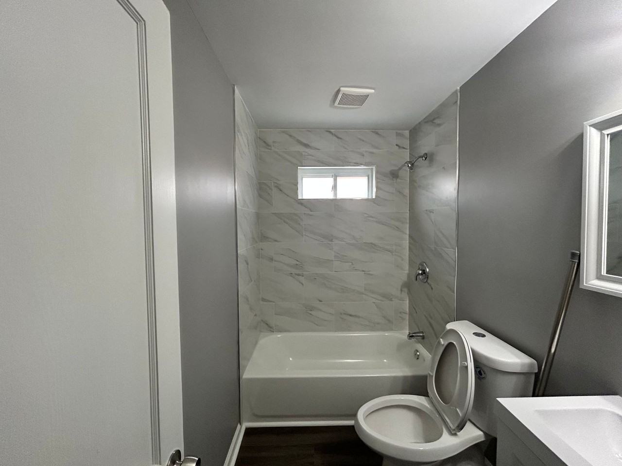 2617 Northshire Dr - Photo 4 of 9