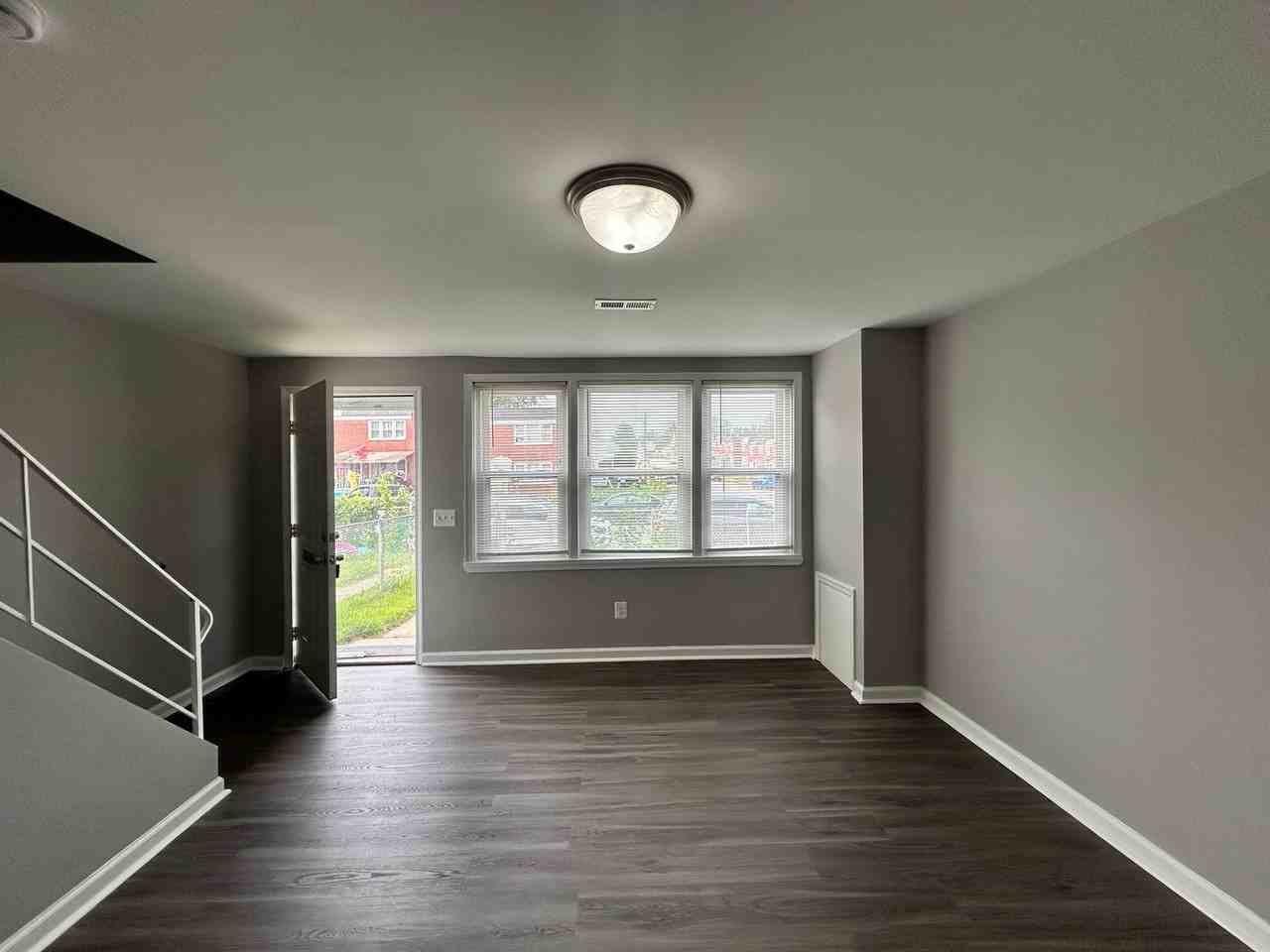 2617 Northshire Dr - Photo 7 of 9