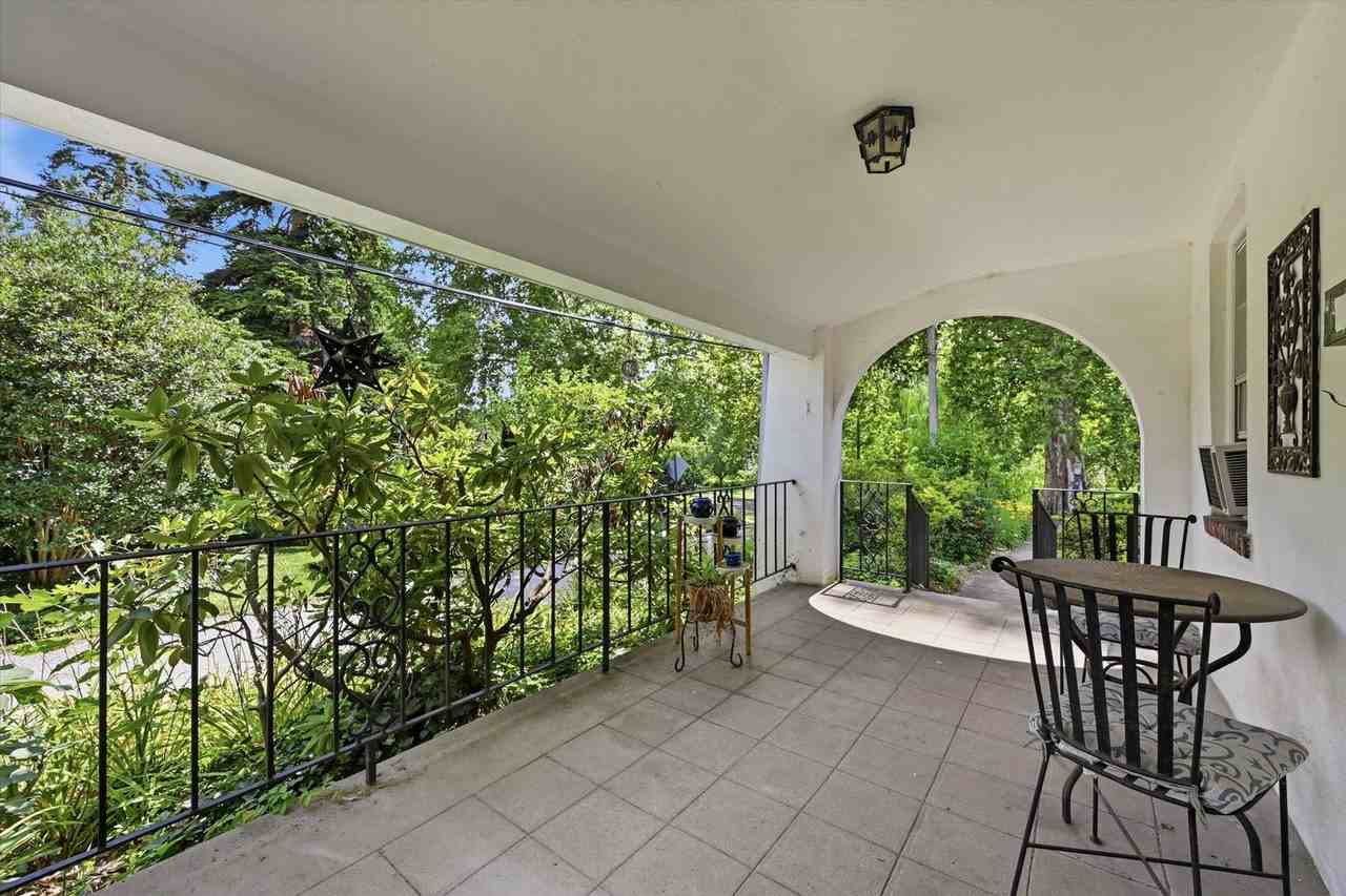 111 S Brandywine St - Photo 2 of 27