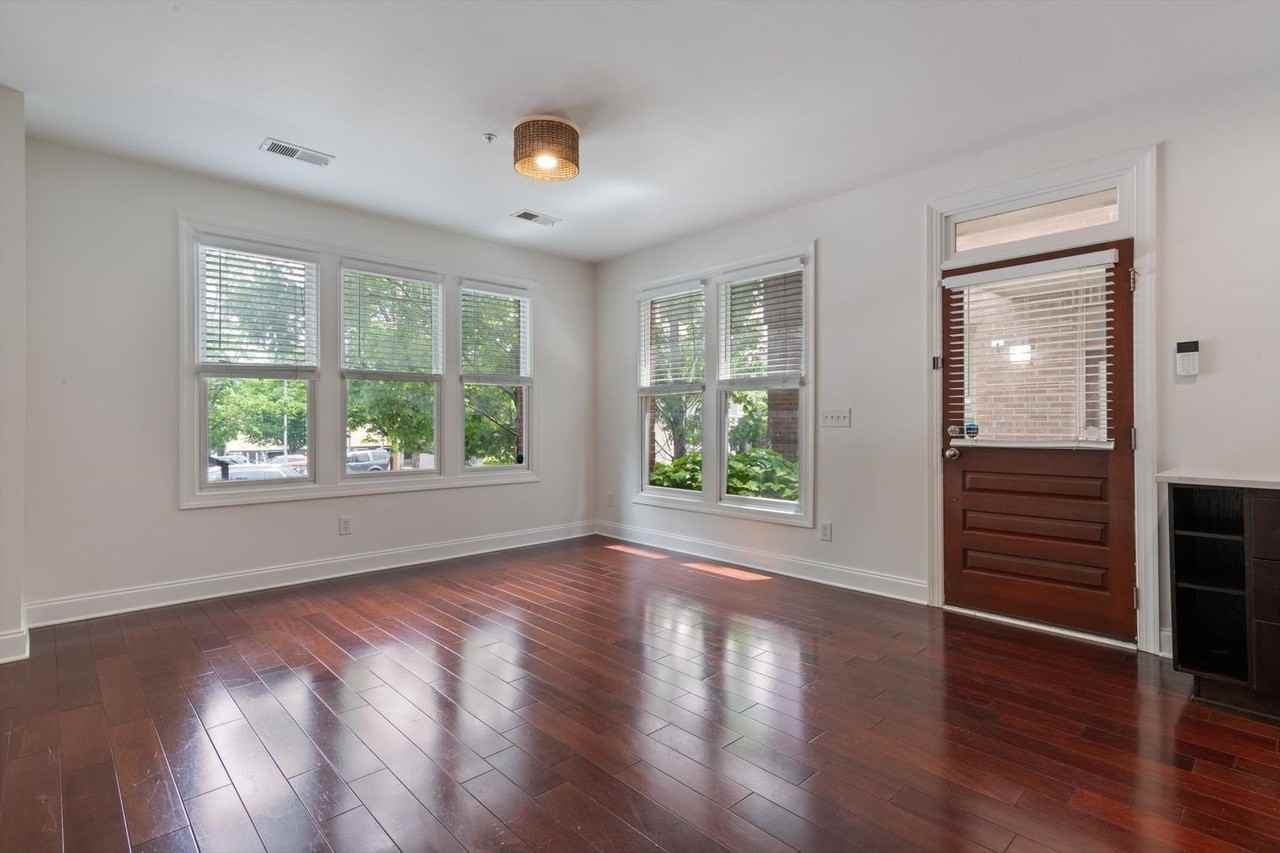 1229 4th Ave N - Photo 2 of 19