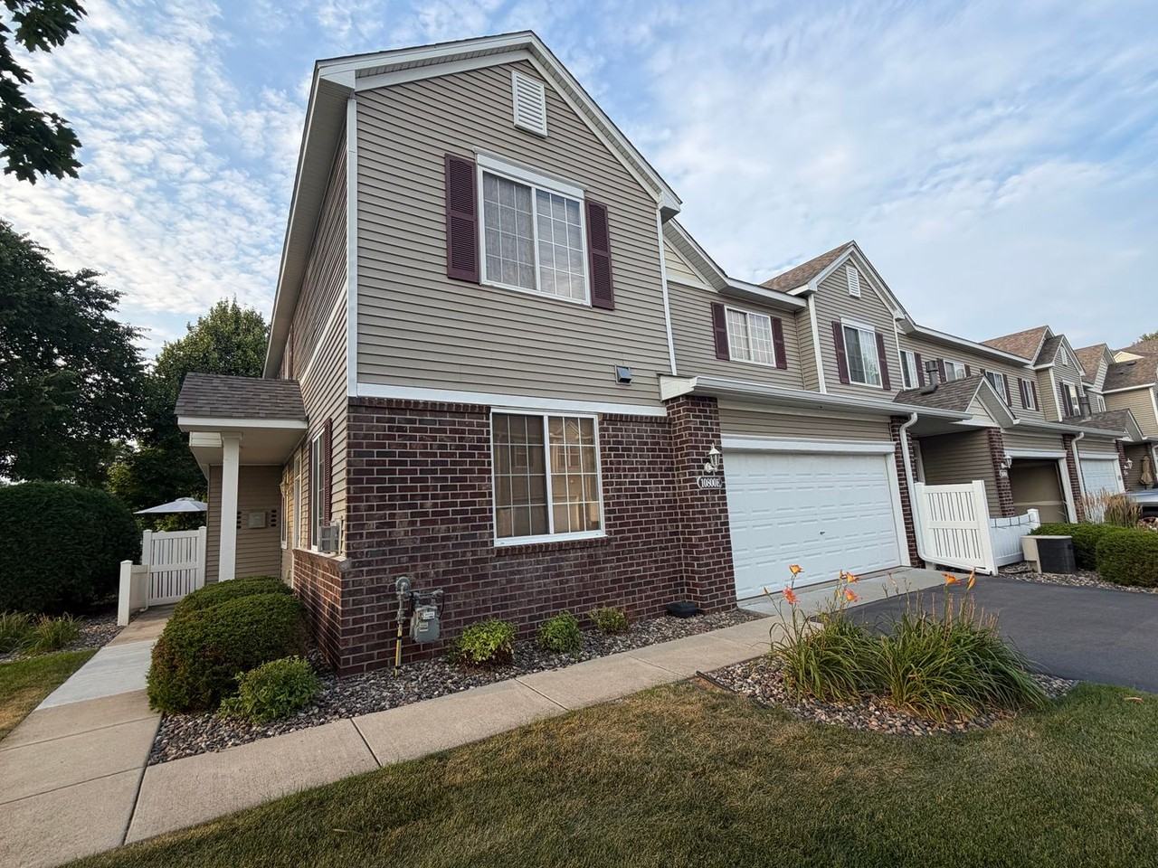 10800 Hawthorn Trl #E - Photo 2 of 24