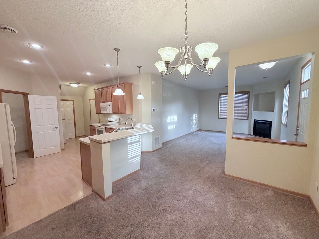 10800 Hawthorn Trl #E - Photo 3 of 24
