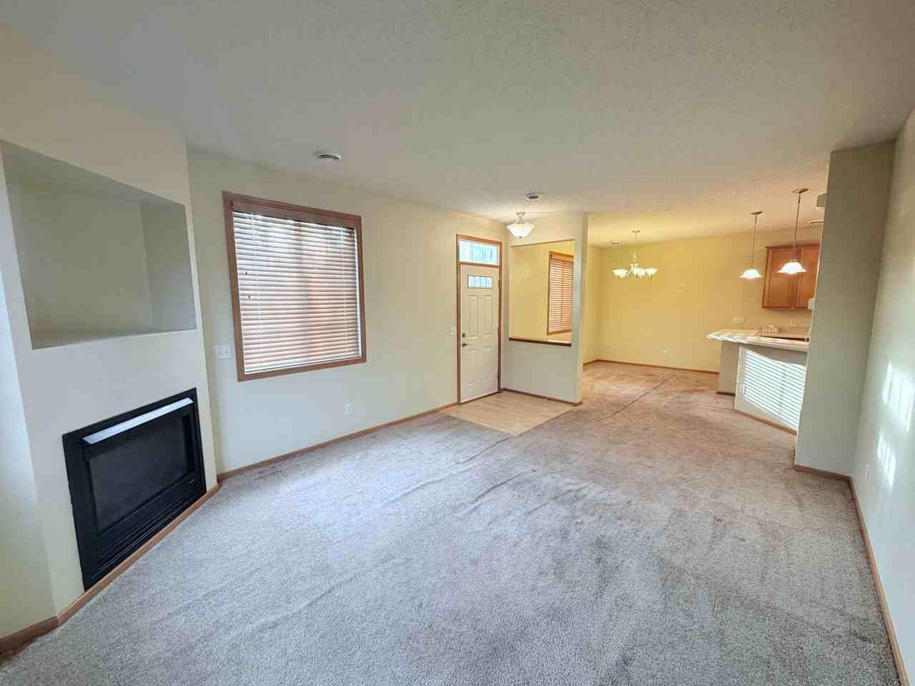 10800 Hawthorn Trl #E - Photo 4 of 24